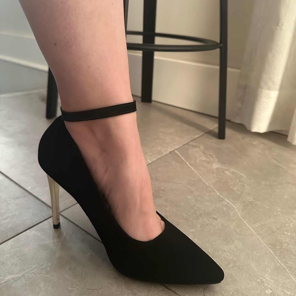 Ardene Black and Gold Heels